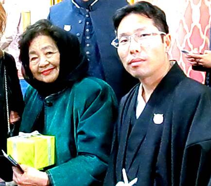 カリフ 2017年3月25日 サーロ―節子さん アハマディア平和賞授与
